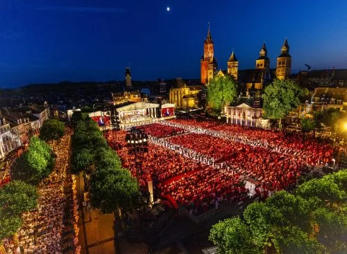 AndrC3A9Rieus2026SummerConcertVivaMaastricht_134259988110337266_big-cine_deskt.webp